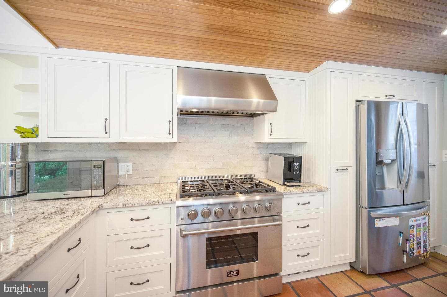 1102 Prince Edward Street photo 27