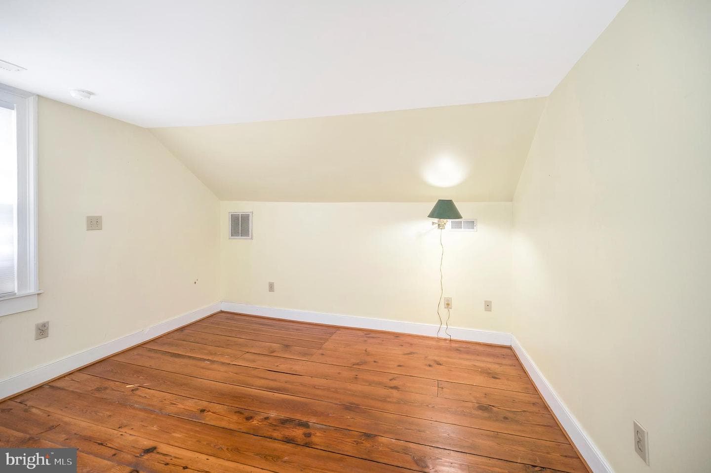 1102 Prince Edward Street photo 51