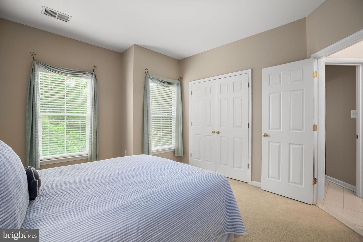 1002 W Kensington Circle photo 35