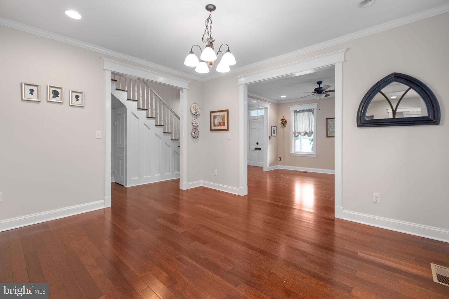 705 Charlotte Street photo 15