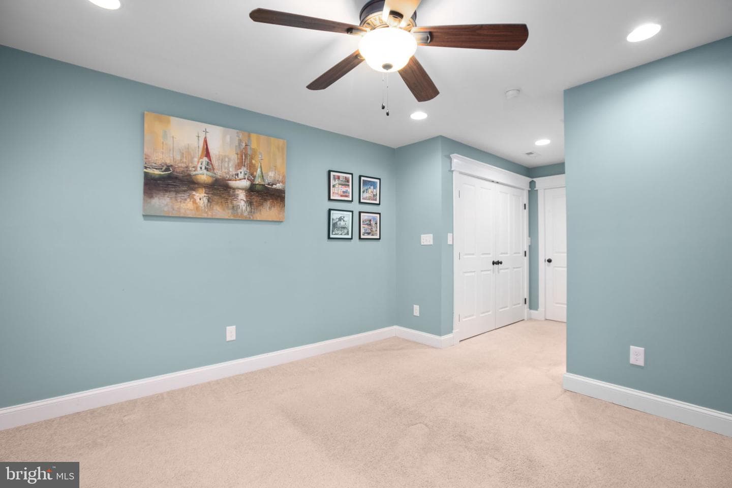 705 Charlotte Street photo 33