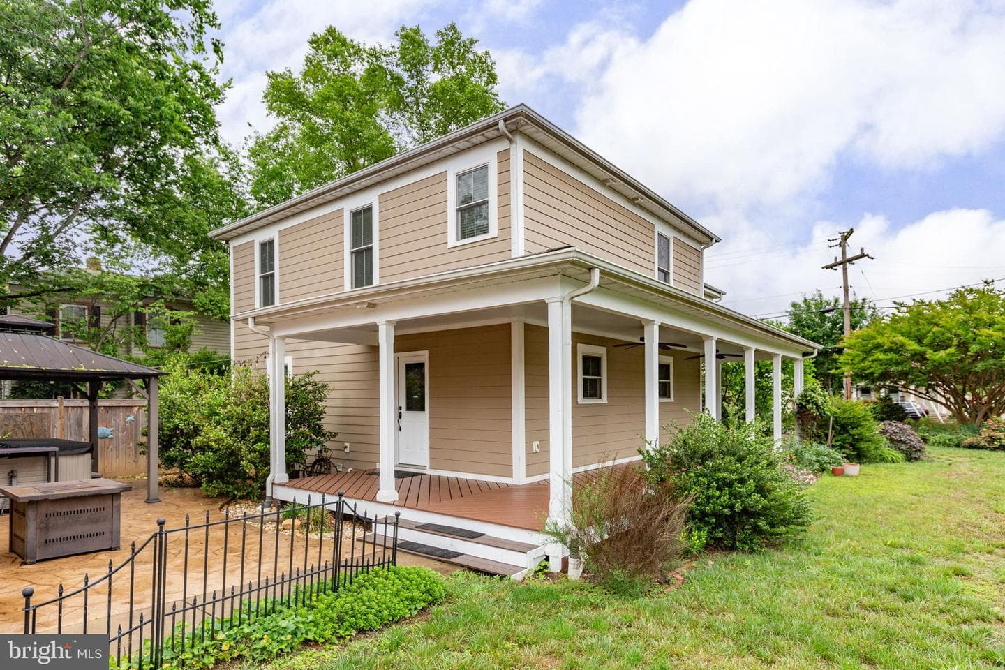 705 Charlotte Street photo 42