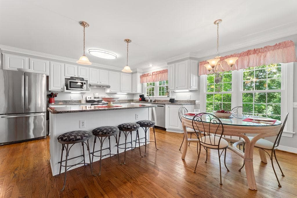5513 River Road photo 3