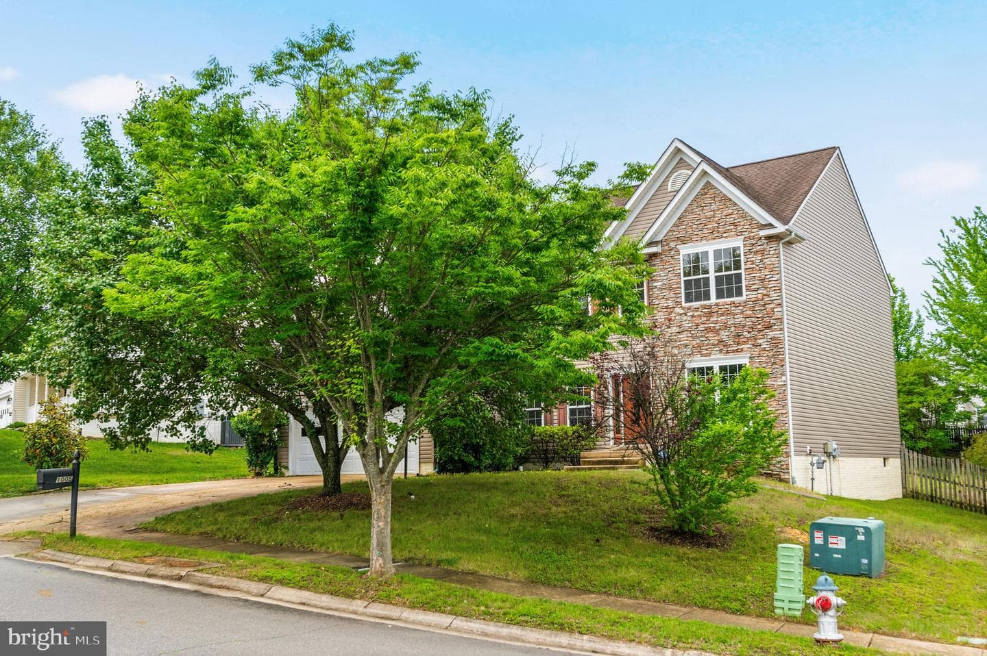 1005 Great Oaks Ln photo 2