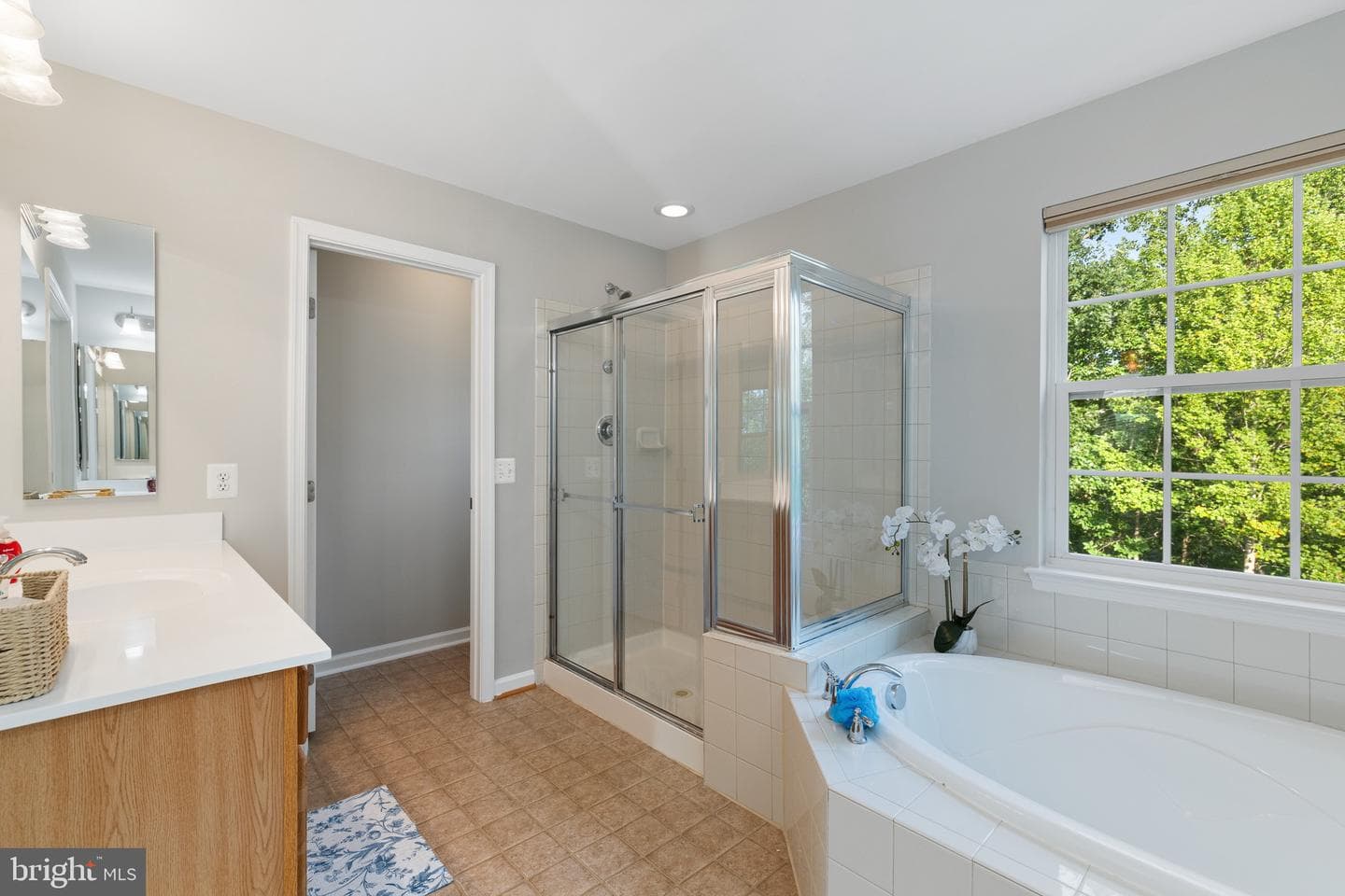 1100 Wright Court photo 35