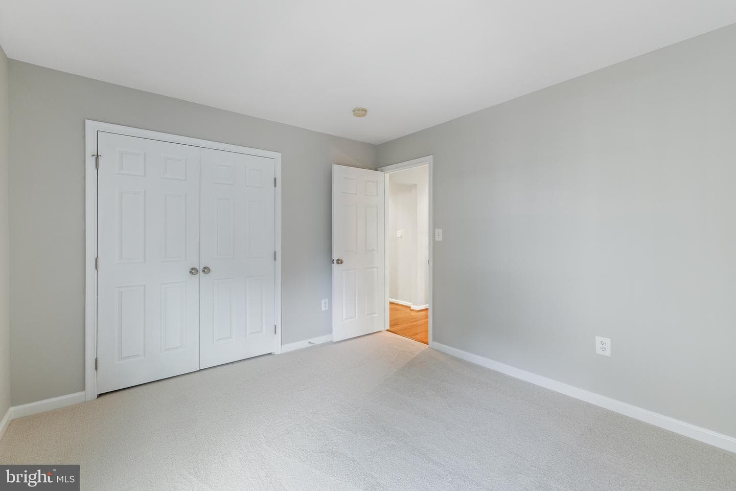 1100 Wright Court photo 42