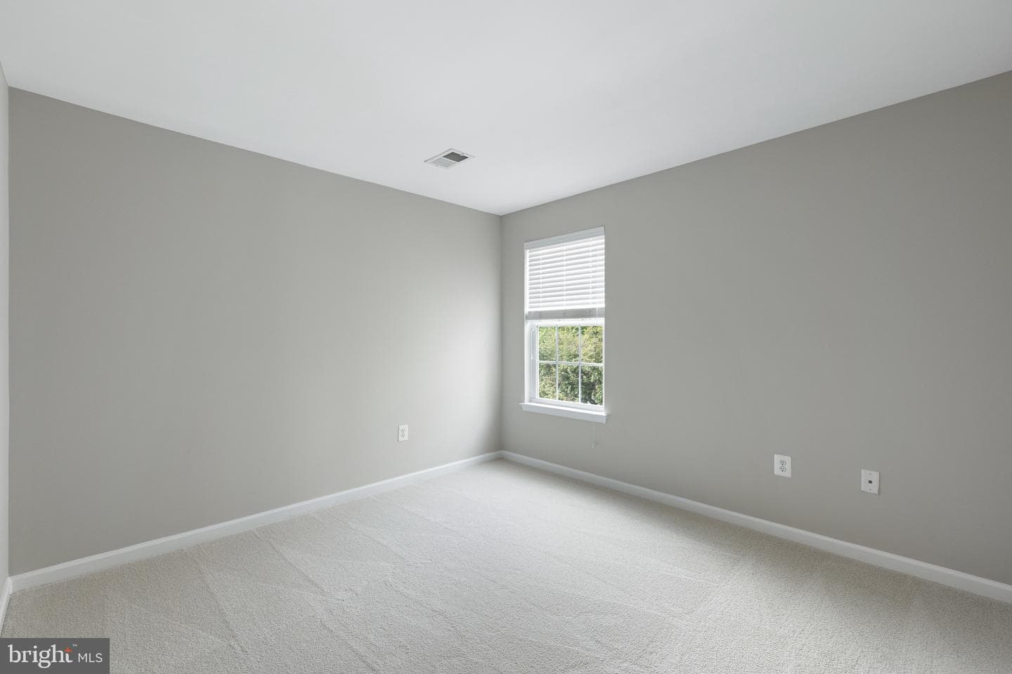 1100 Wright Court photo 43