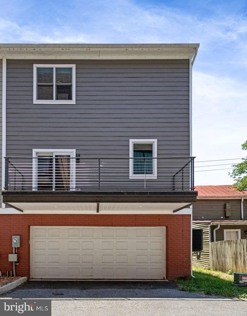313 Charles Street photo 9