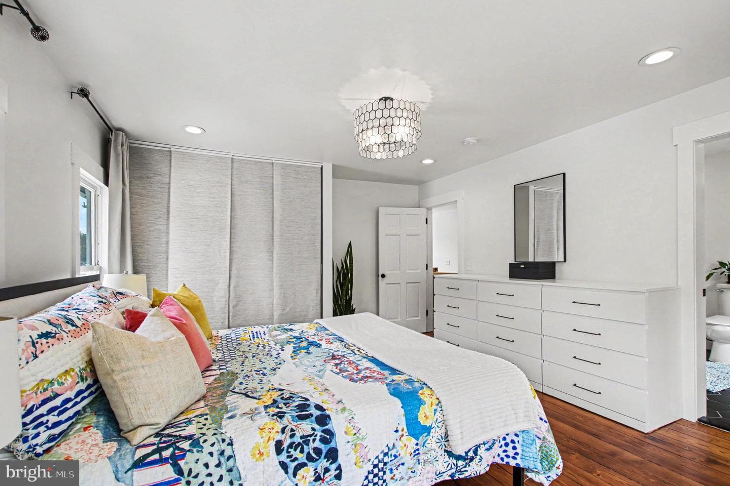 1618 Caroline Street photo 24