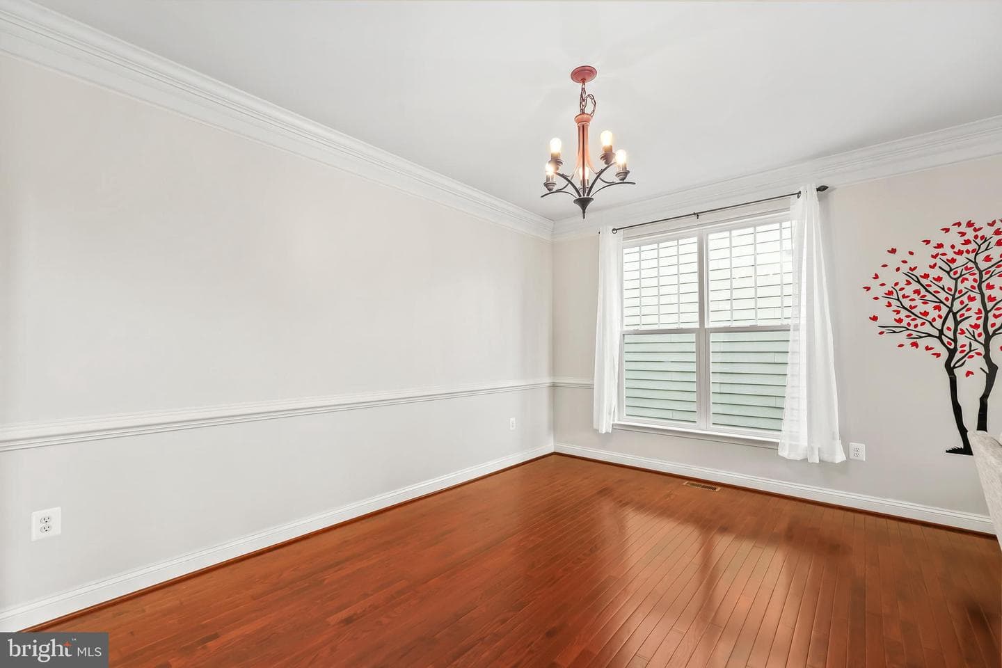 1402 Sands Circle photo 9