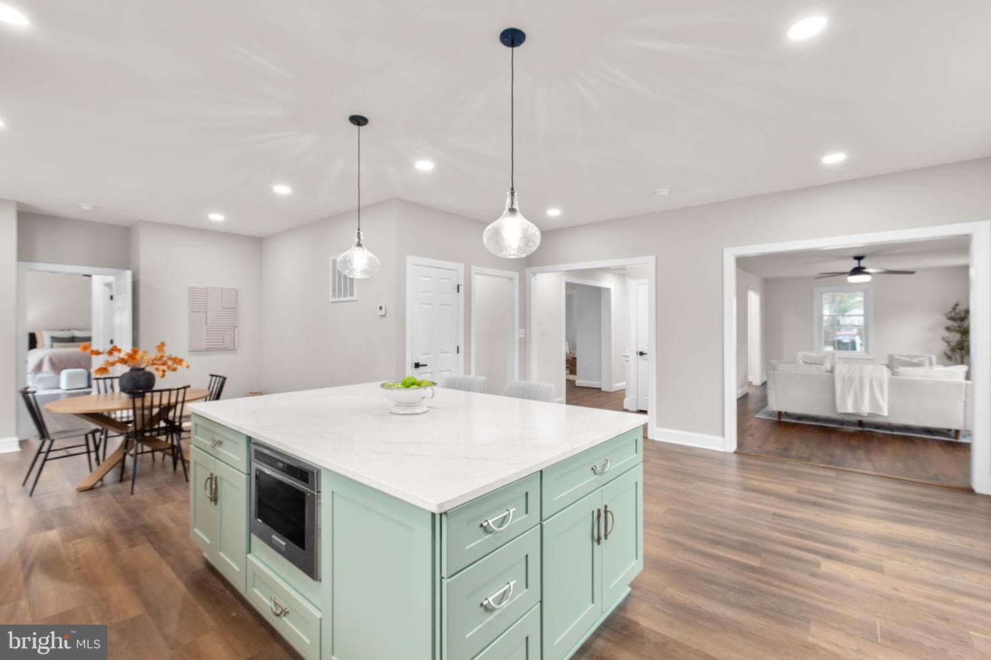 913 Sylvania Avenue photo 21