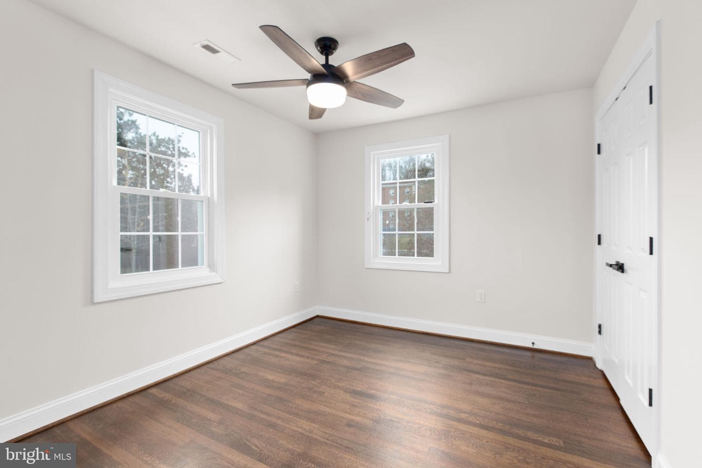 913 Sylvania Avenue photo 39