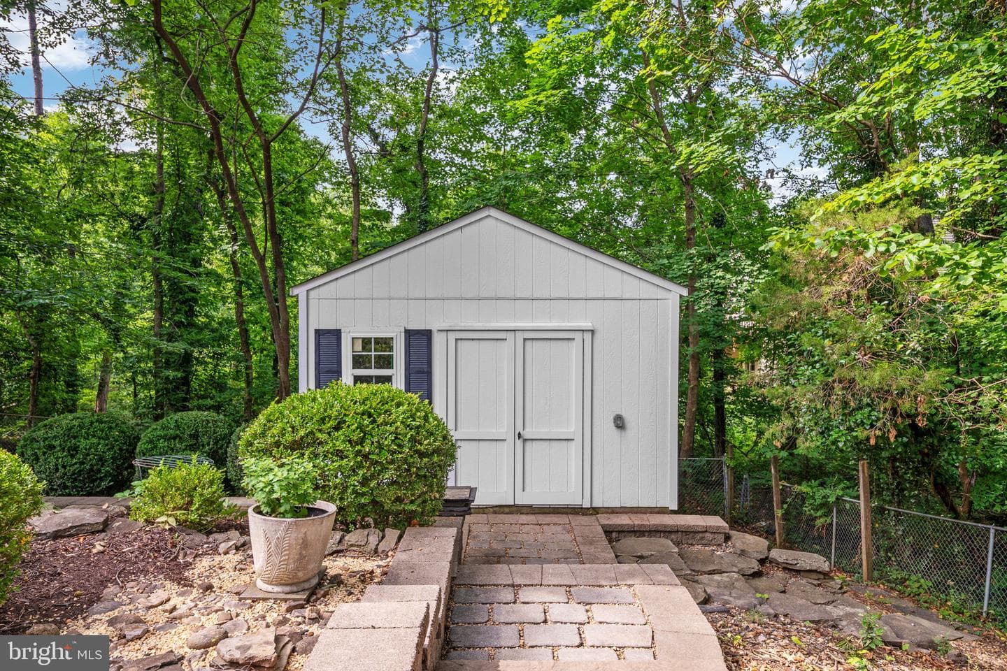 1730 Greenway Drive photo 9
