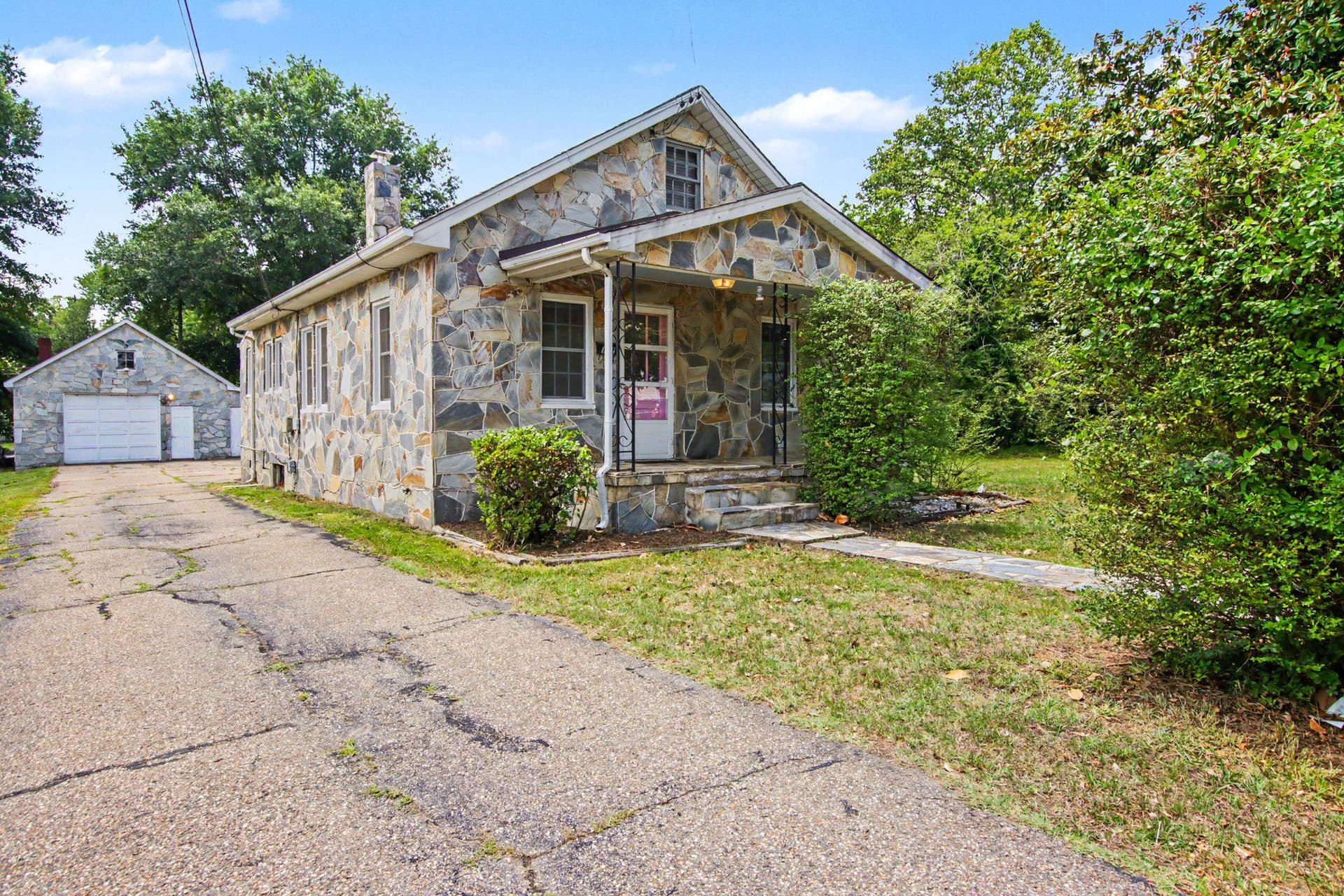 112 Gibson Street photo 2