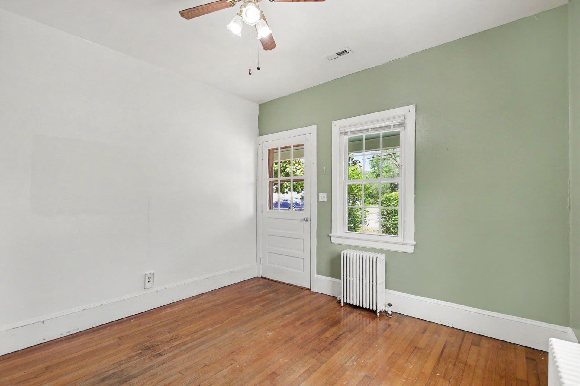 112 Gibson Street photo 5