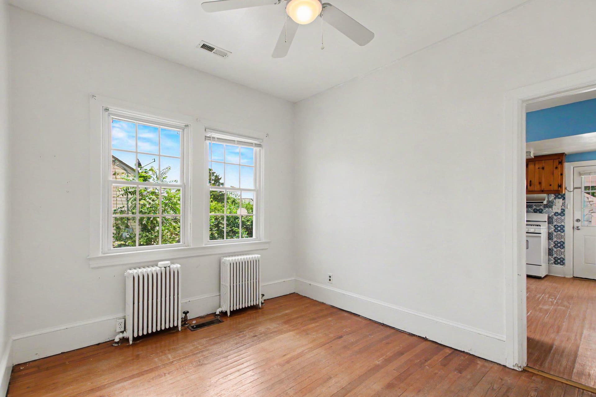 112 Gibson Street photo 8