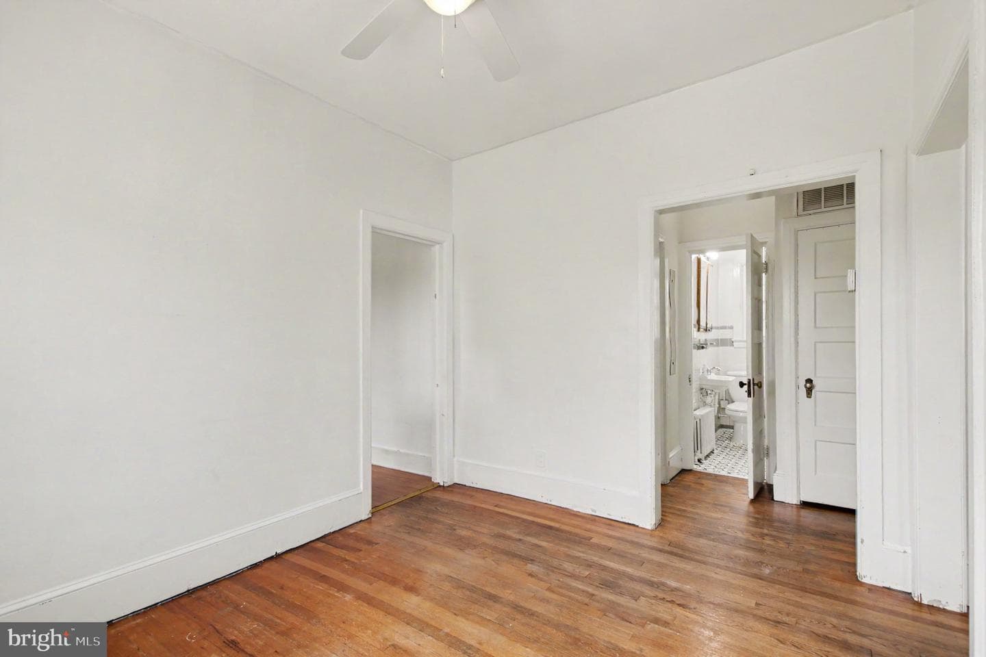 112 Gibson Street photo 9