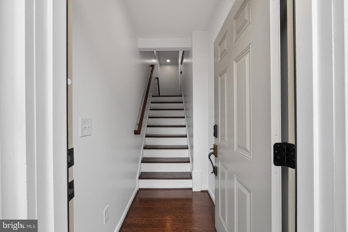 1349 Gilmore Street photo 32