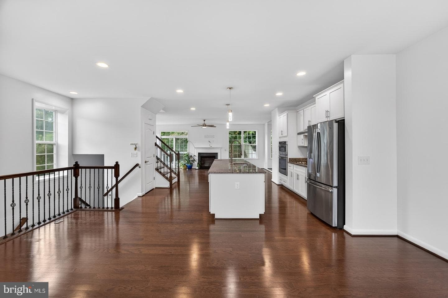 1349 Gilmore Street photo 5
