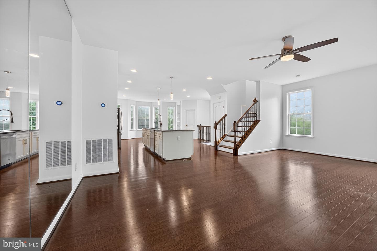 1349 Gilmore Street photo 8