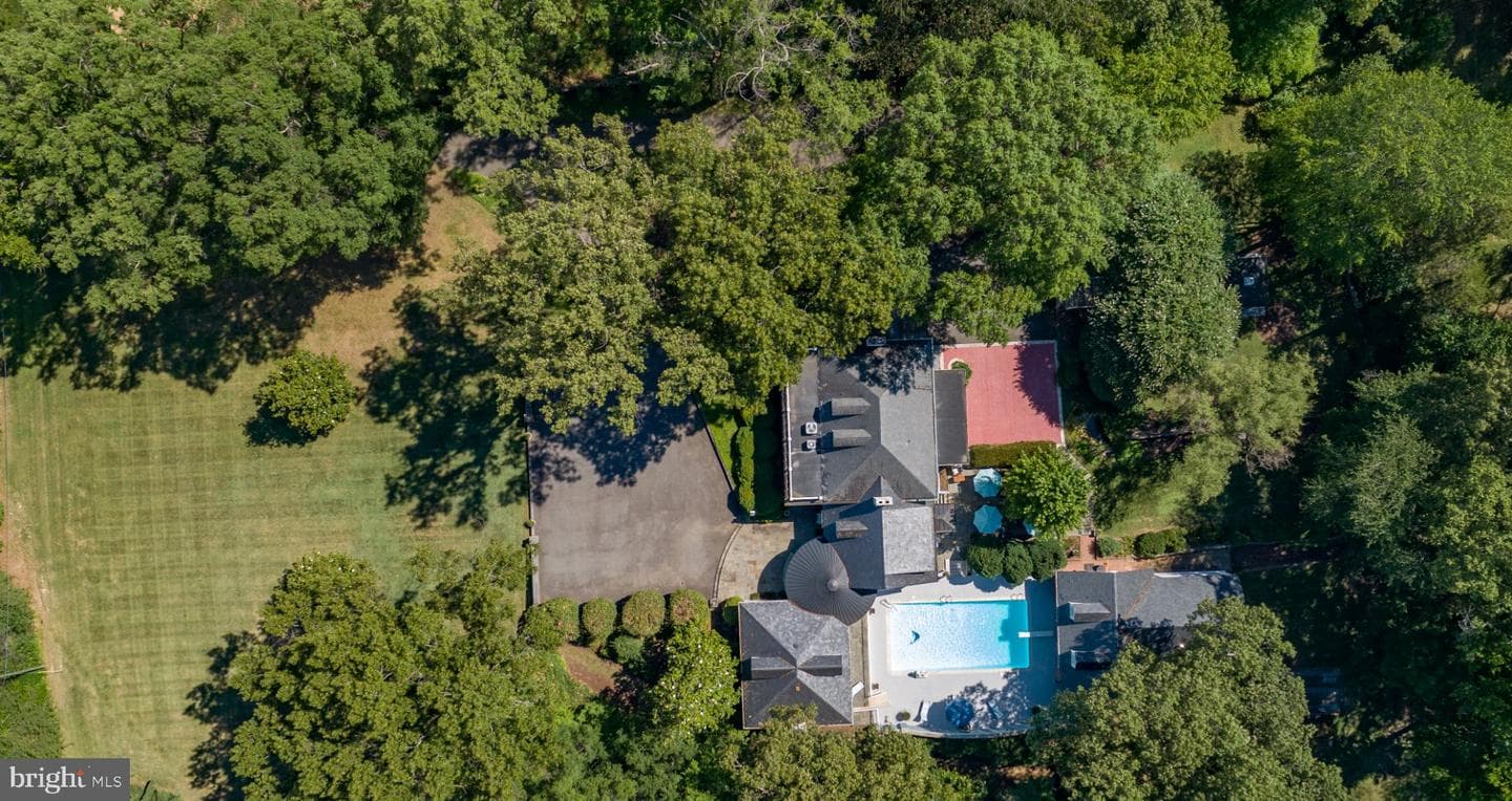 812 Beverly Drive photo 2