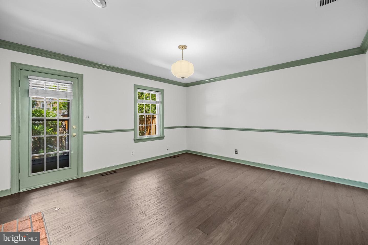 815 College Avenue photo 16