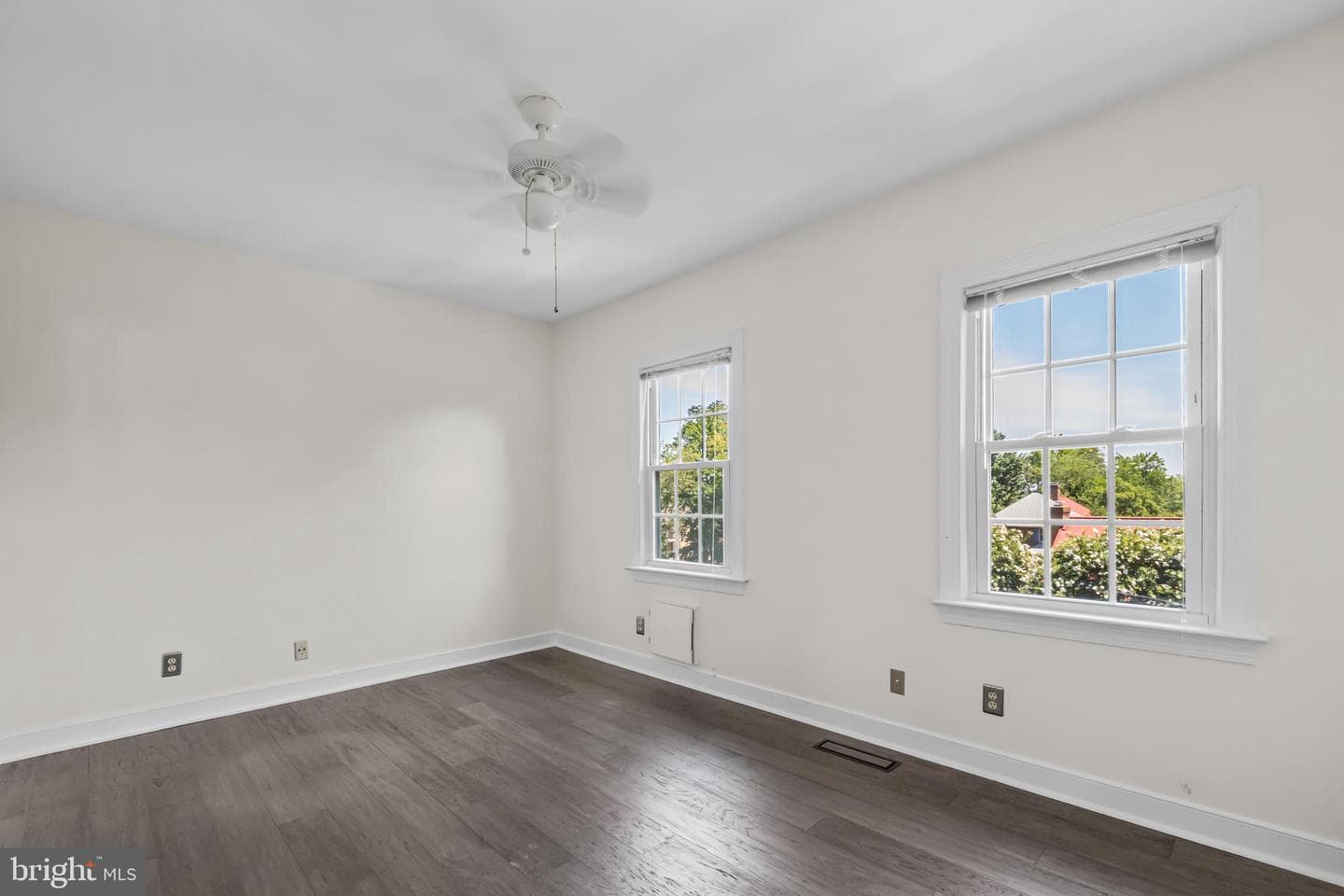 815 College Avenue photo 35