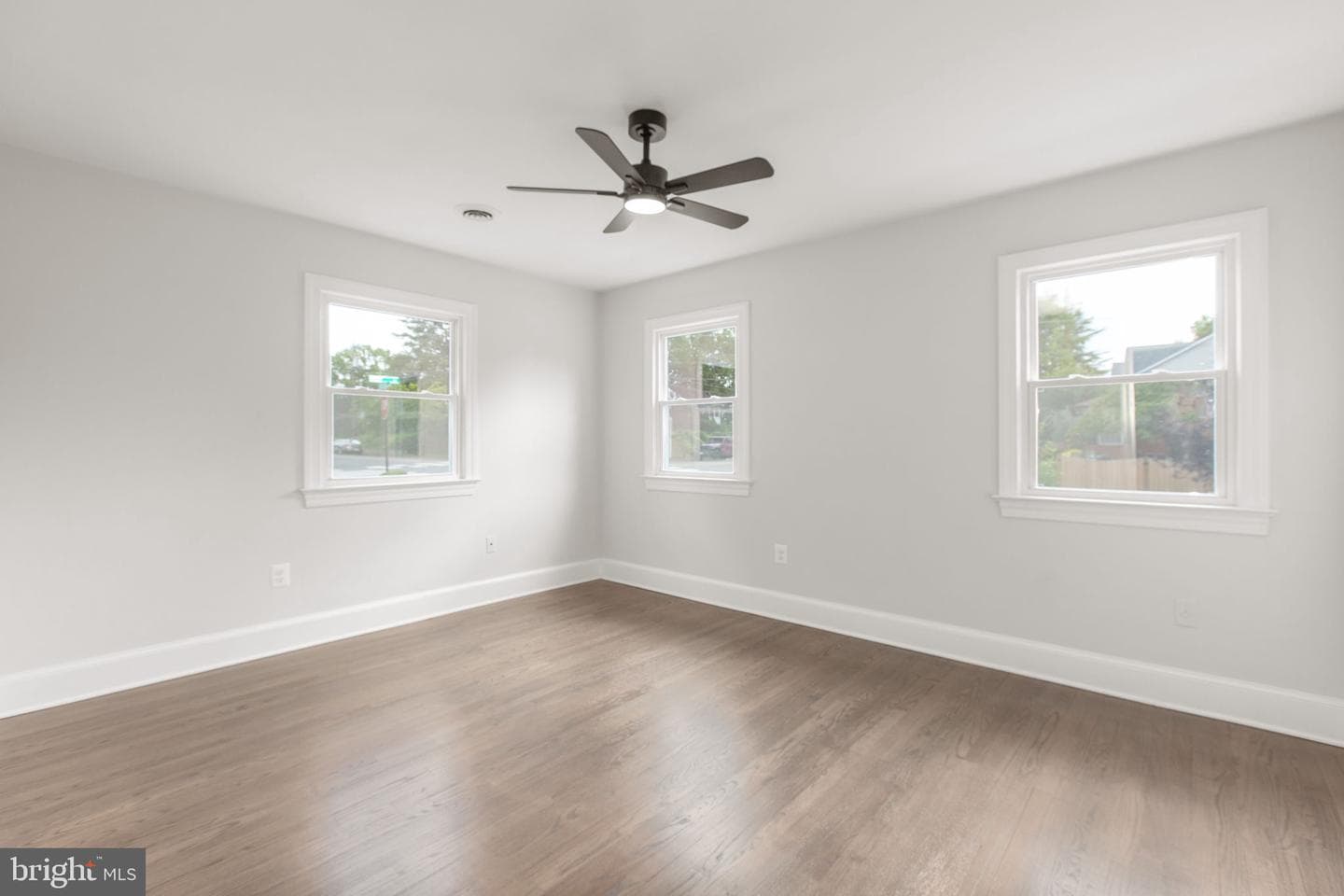 1329 Brent Street photo 25