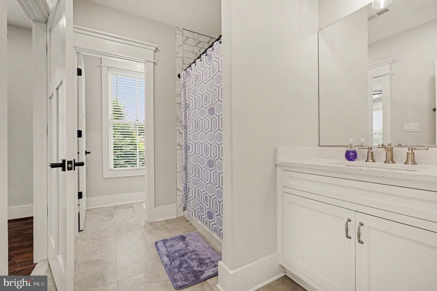 1119 Sophia St photo 28