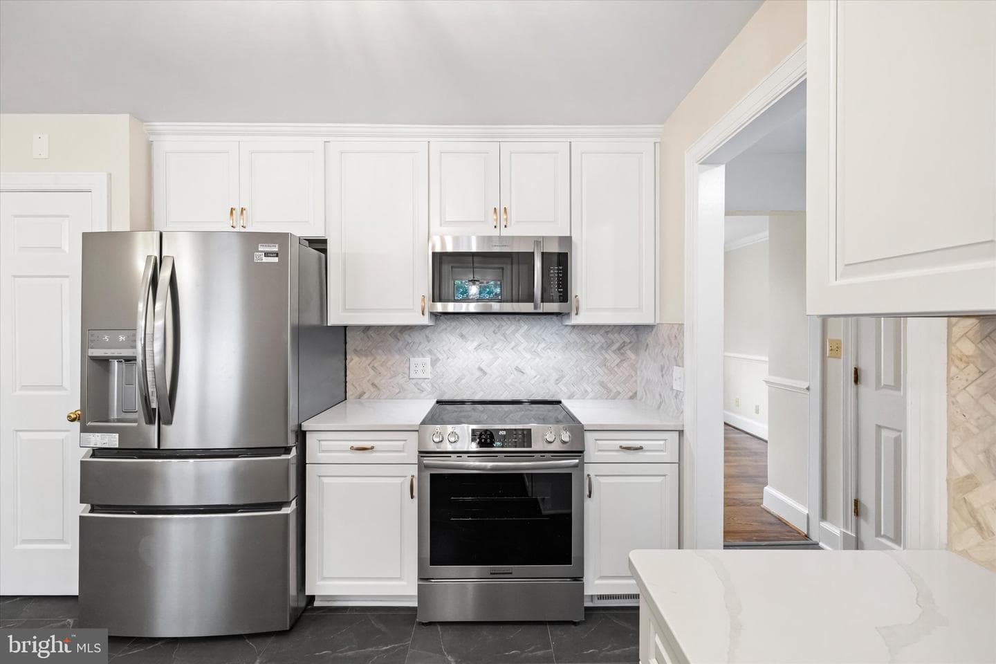 408 Riverside Drive photo 15