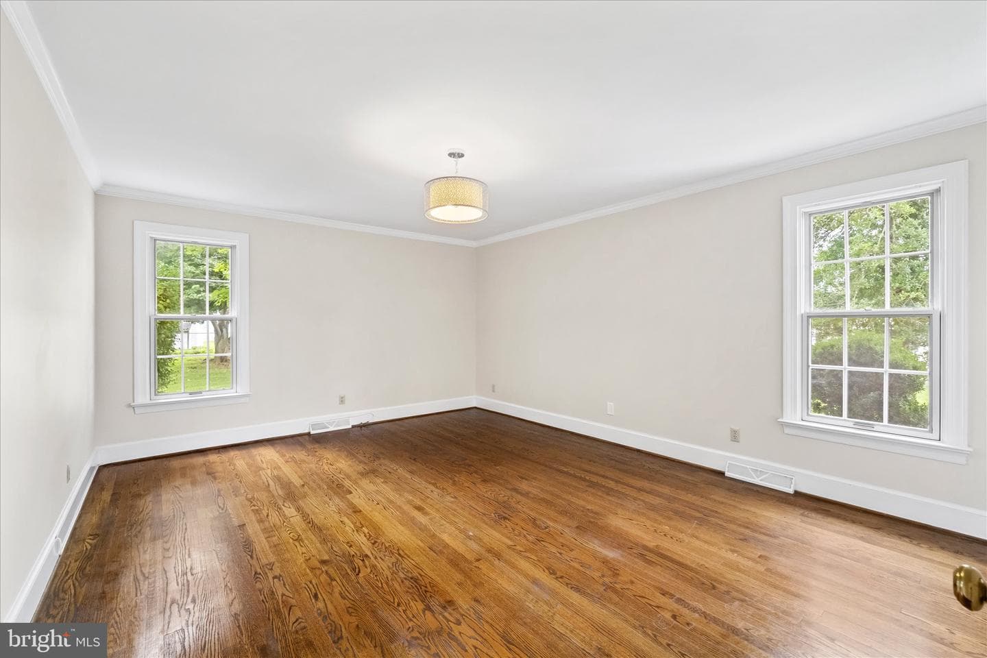 408 Riverside Drive photo 21