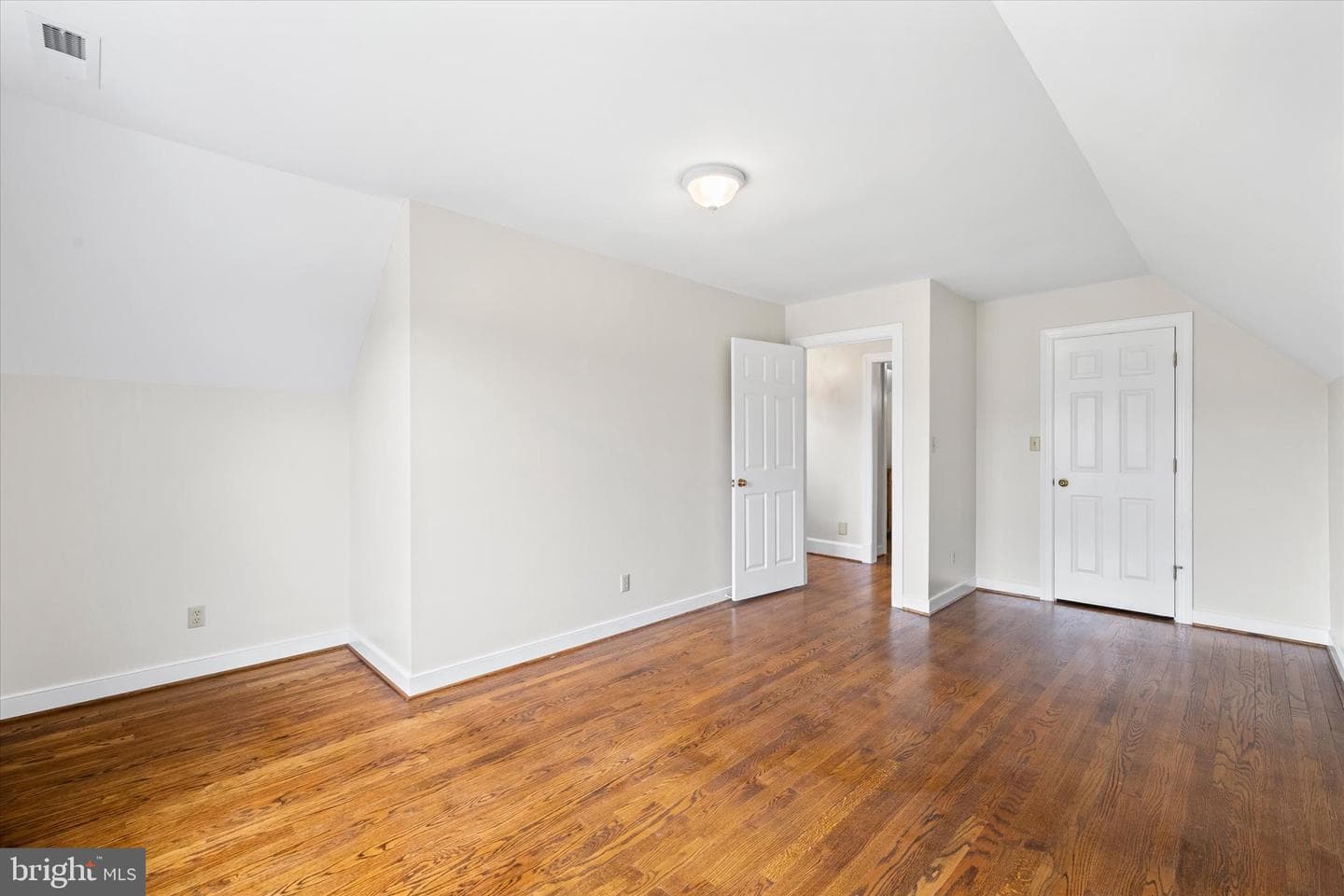 408 Riverside Drive photo 28