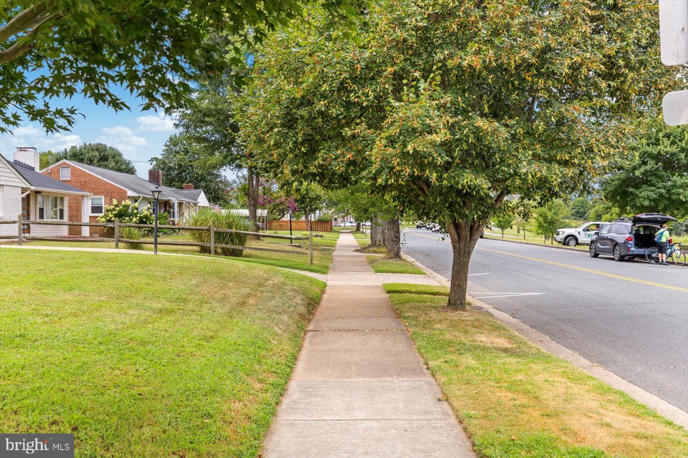 408 Riverside Drive photo 38