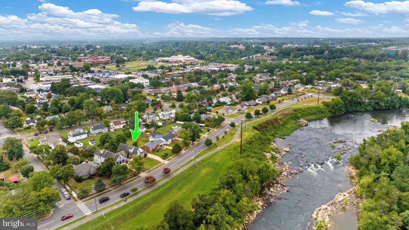 408 Riverside Drive photo 46