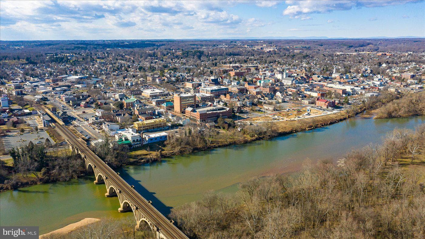 408 Riverside Drive photo 60
