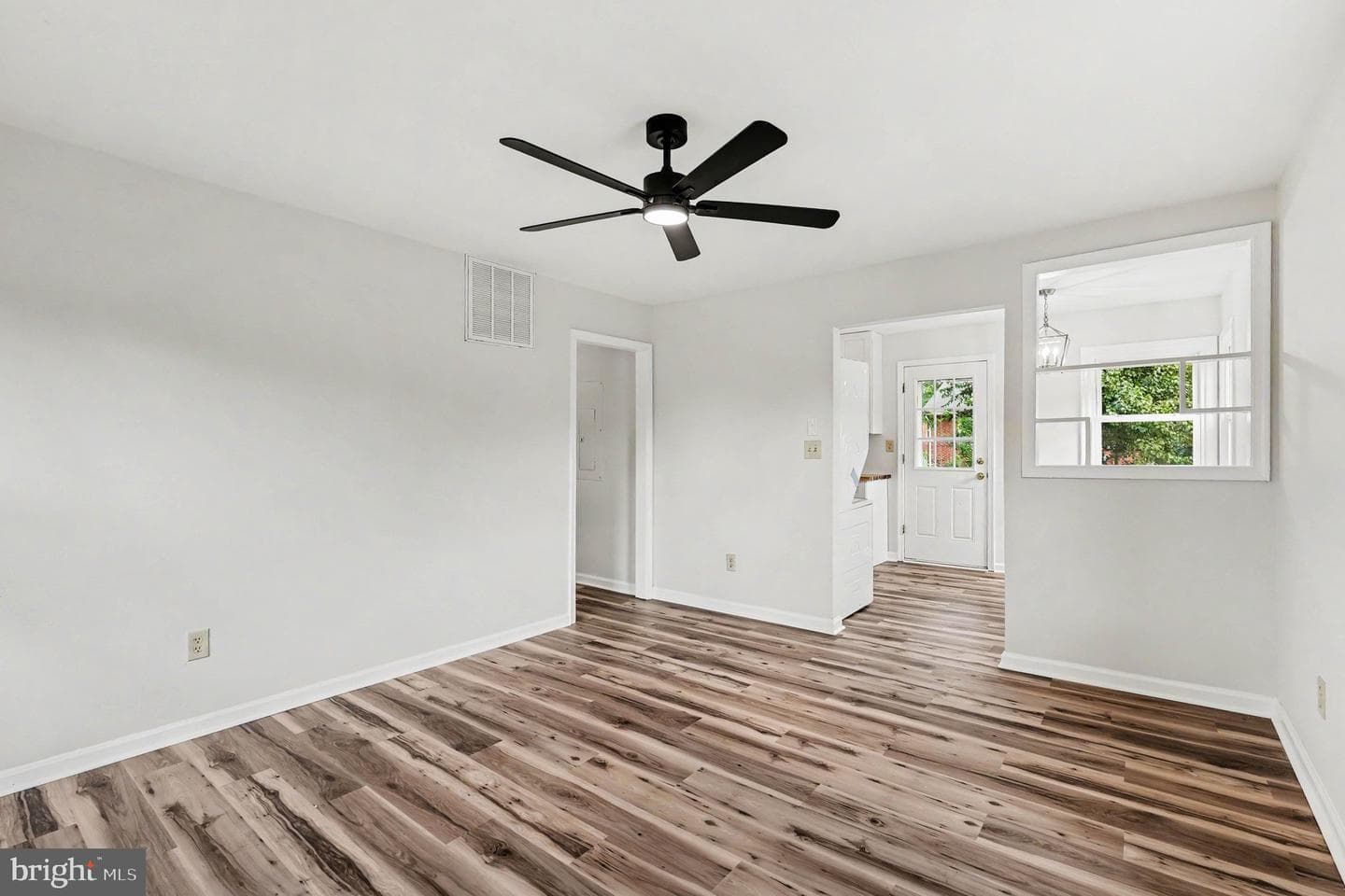 207 South Street photo 8