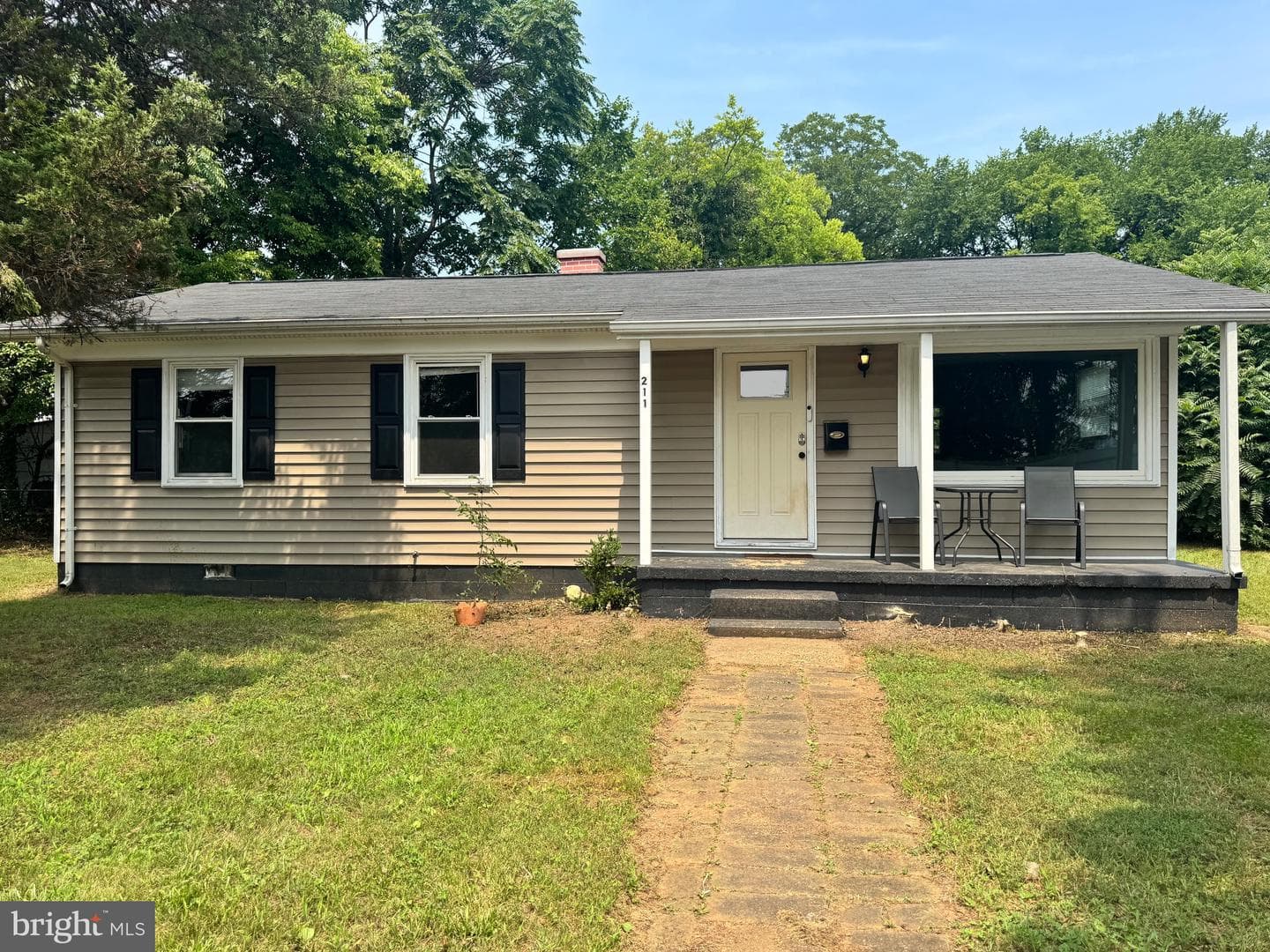 211 Howison Avenue photo 2