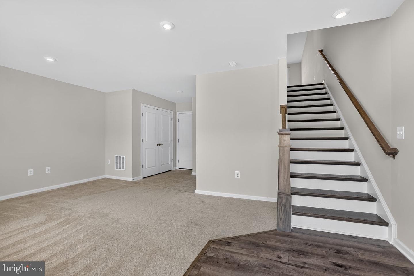 1806 Sag Harbor Lane photo 4