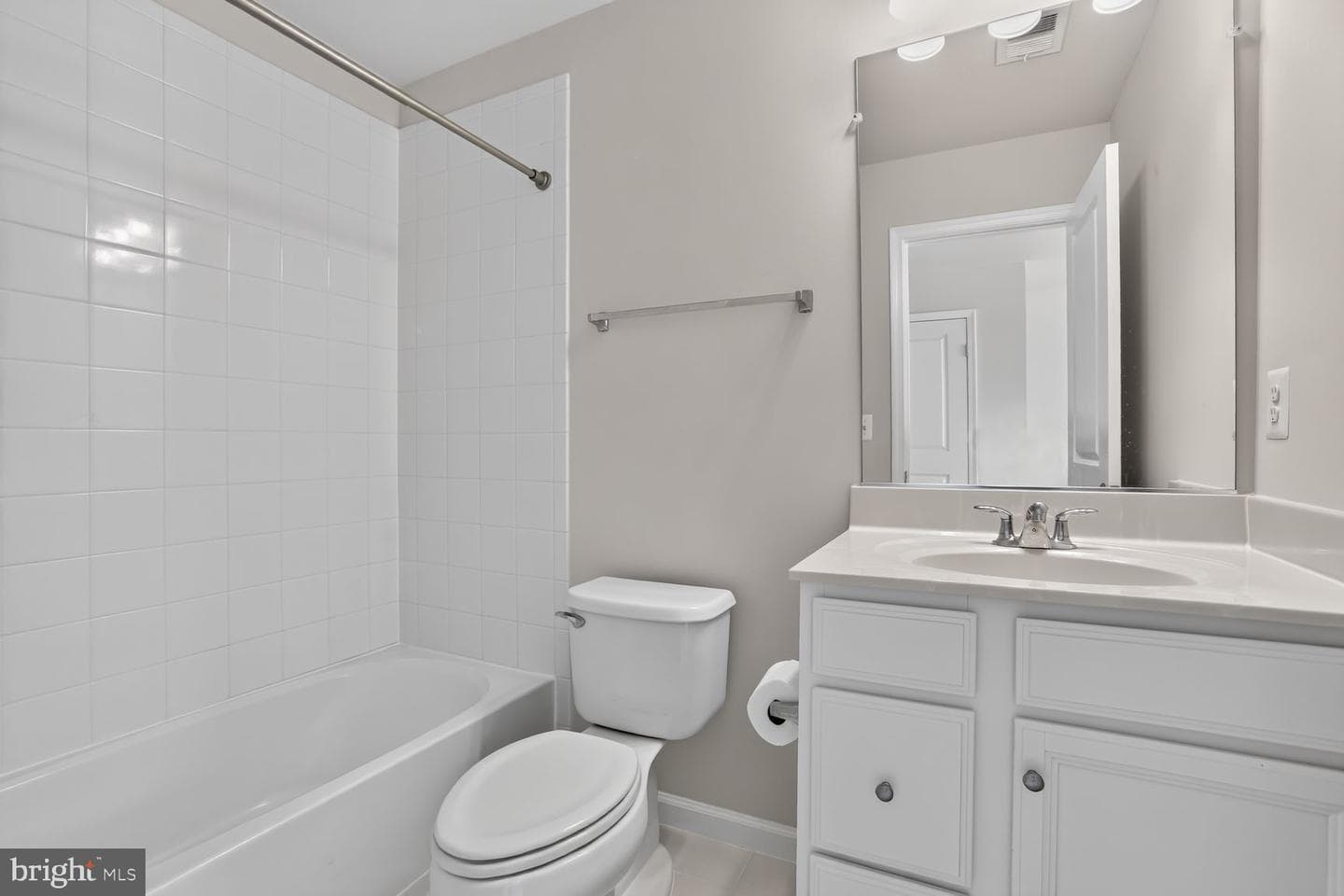1806 Sag Harbor Lane photo 8