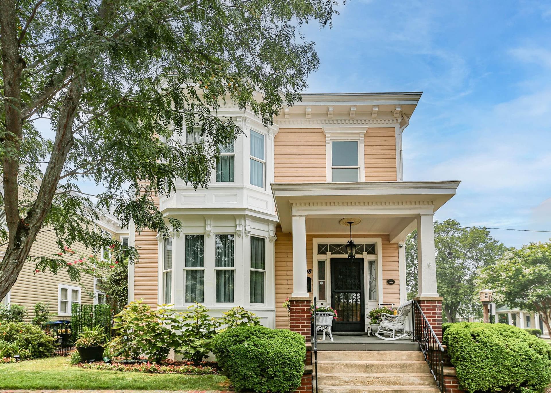 1518 Caroline Street photo 1