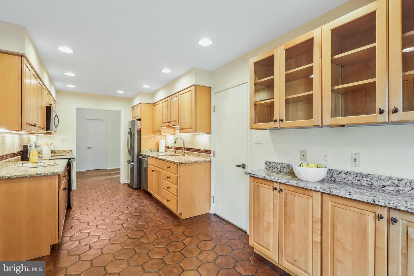 3410 White Oak Court photo 10