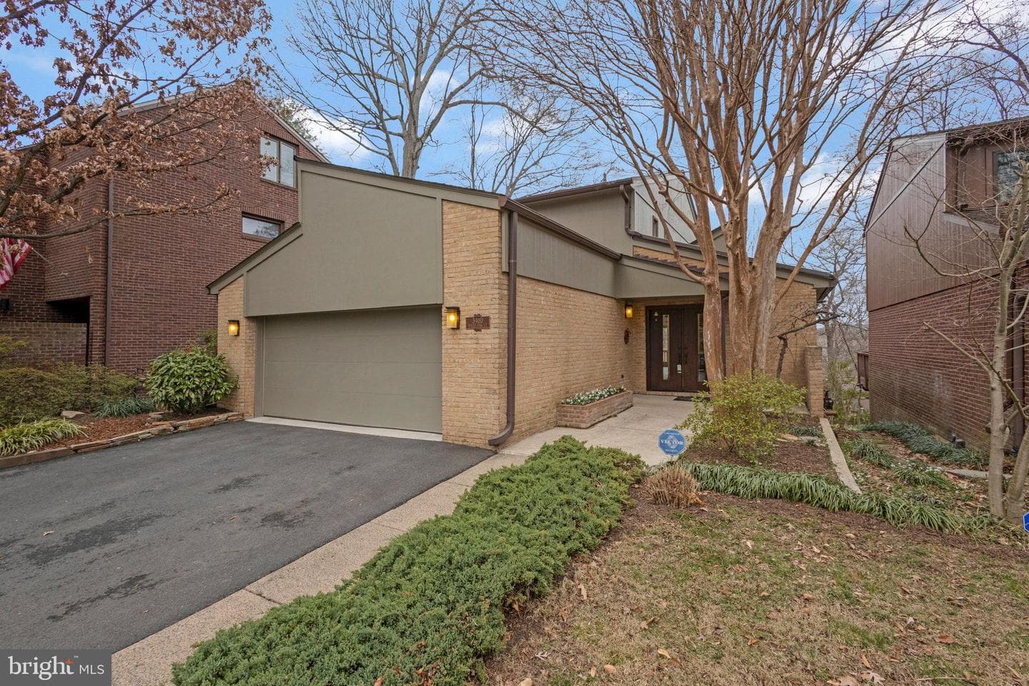 3410 White Oak Court photo 3