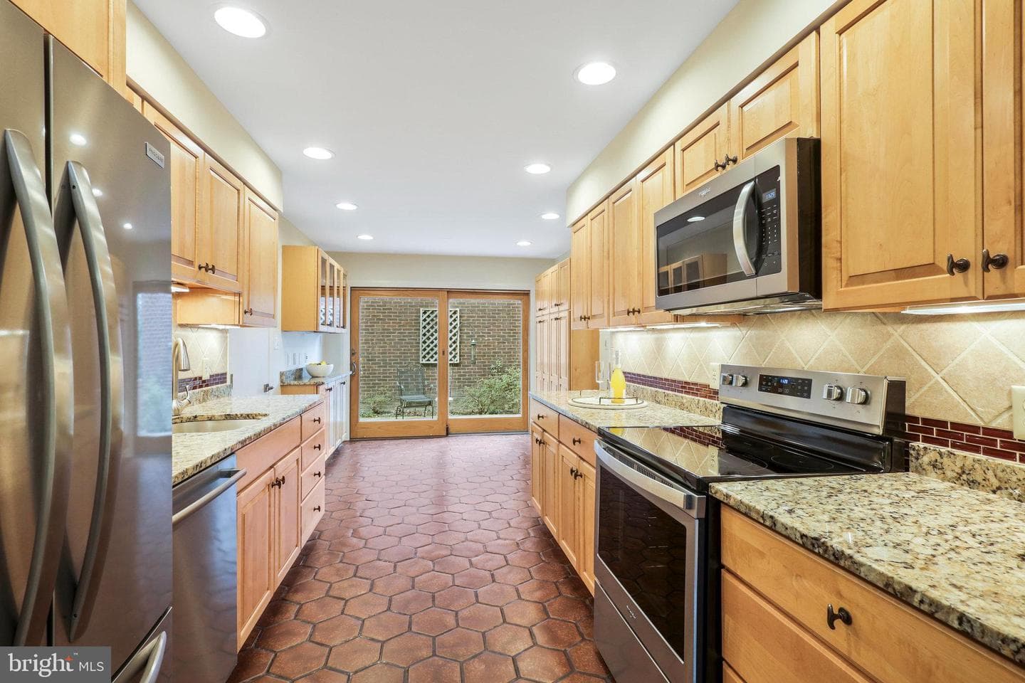 3410 White Oak Court photo 9