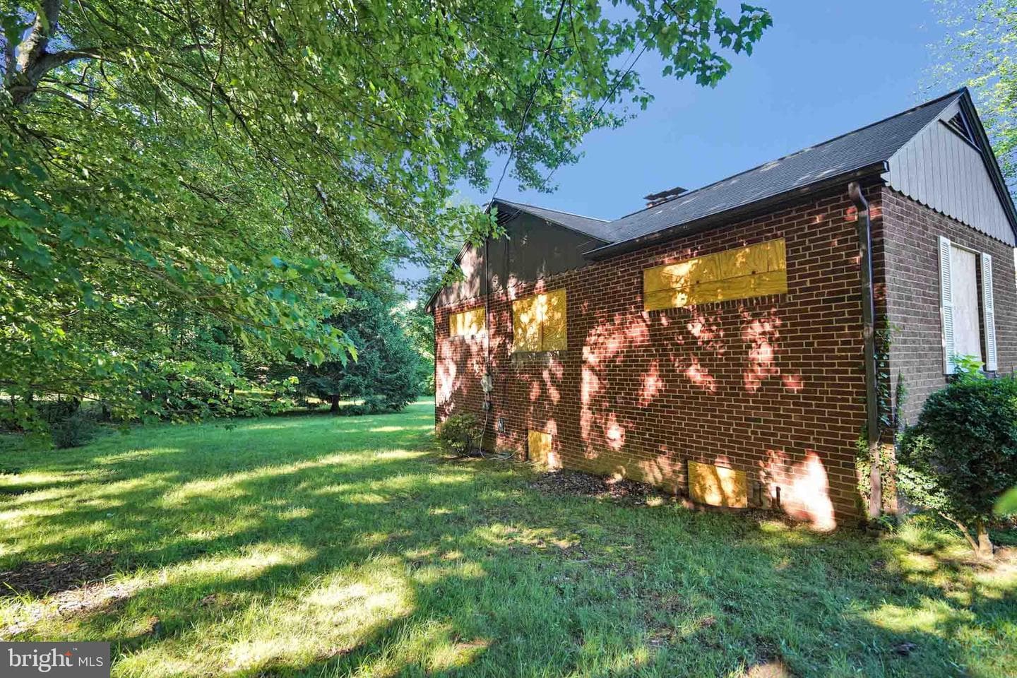 9905 Stoughton Road photo 13