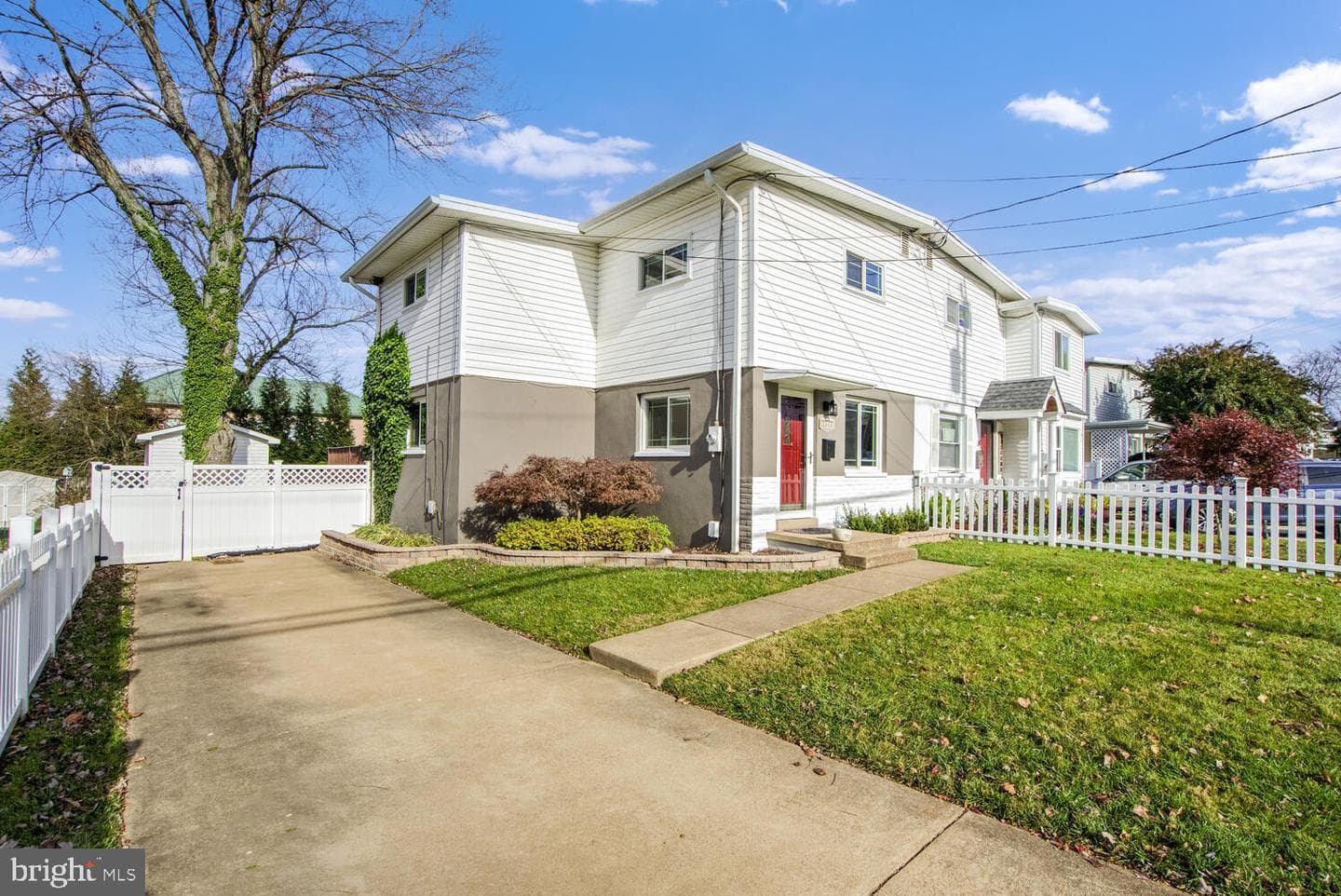 10644 Maple Street photo 2