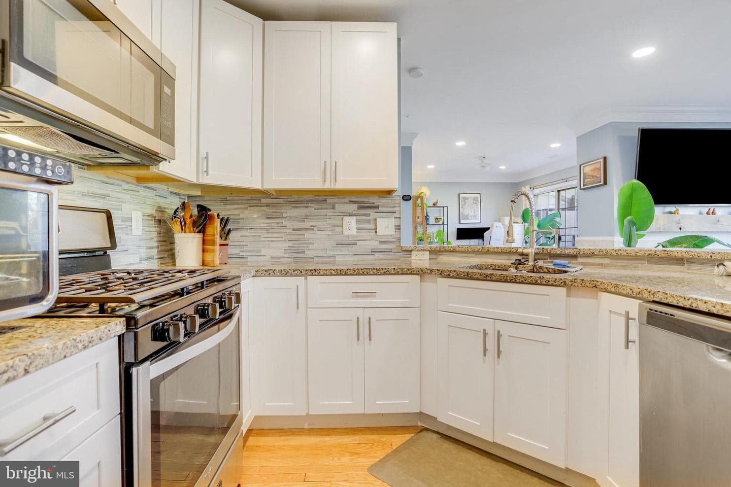 10359 Sager Avenue #301 photo 31