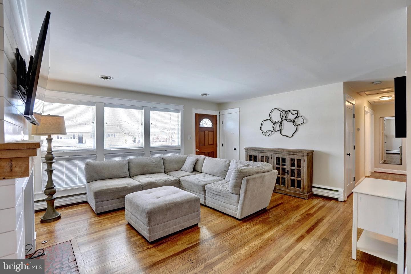 3811 Ren Road photo 5