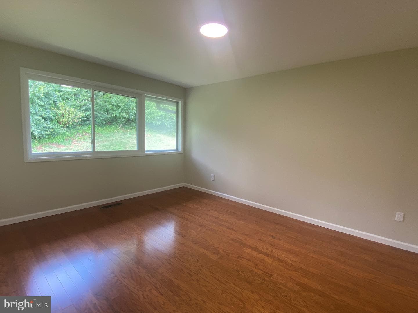 10104 Fair Woods Drive photo 13