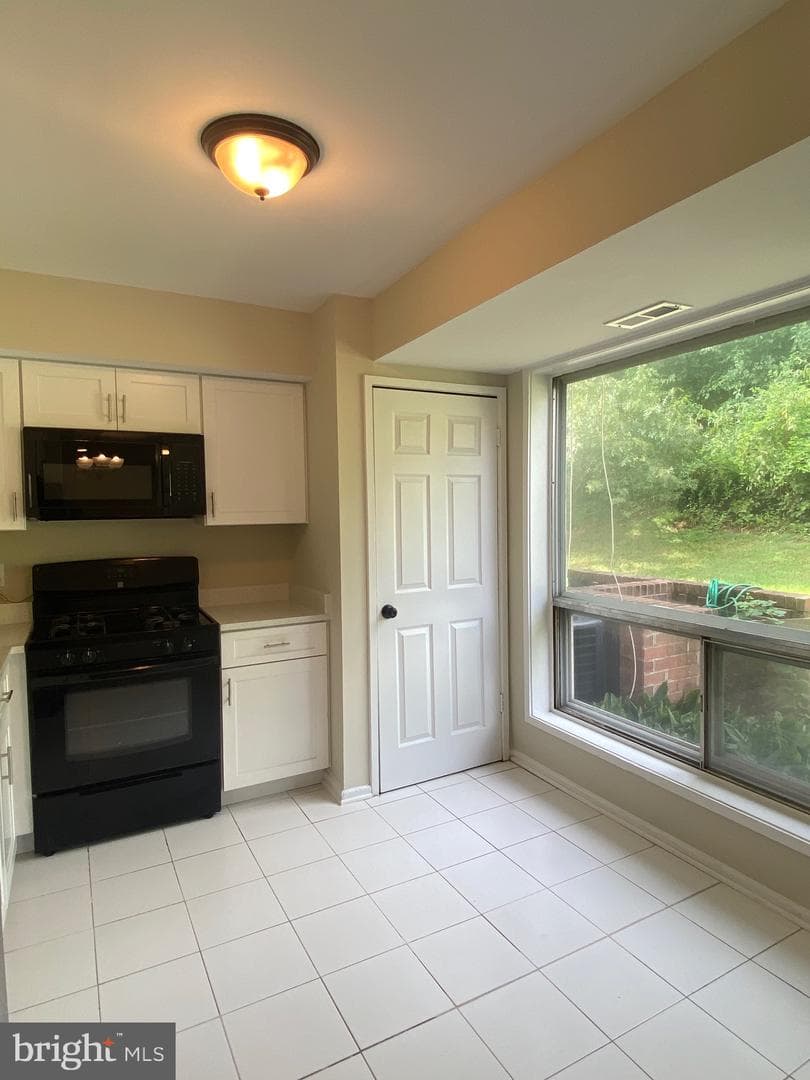10104 Fair Woods Drive photo 5