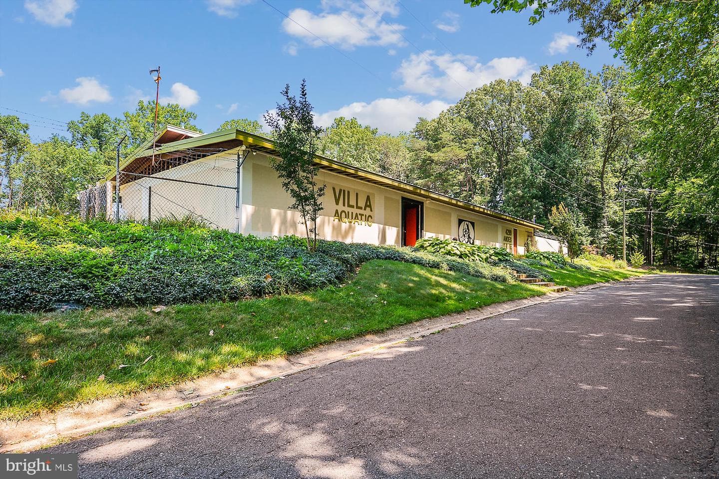 10502 Center Street photo 57